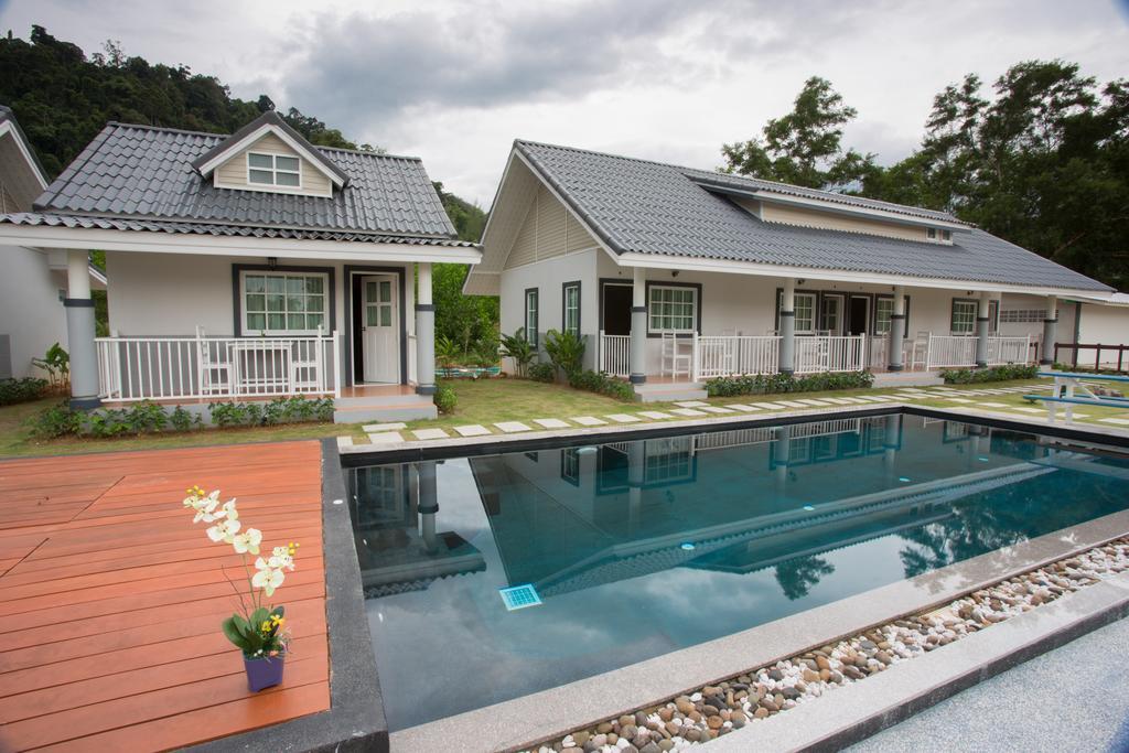 Suksompong Resort Khao Lak Exterior foto
