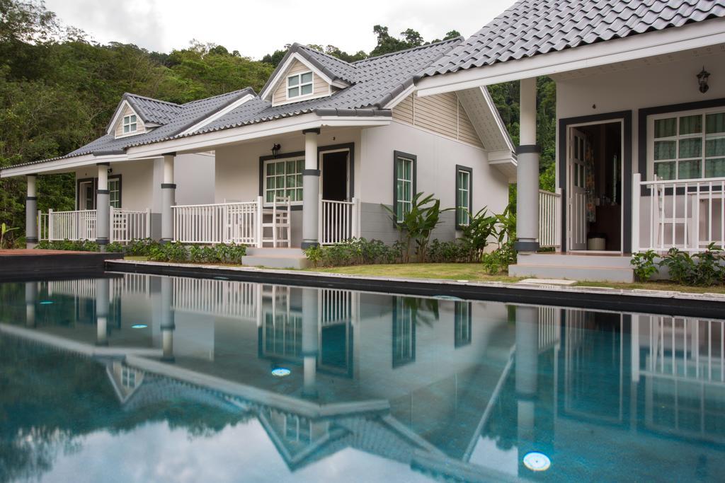 Suksompong Resort Khao Lak Exterior foto