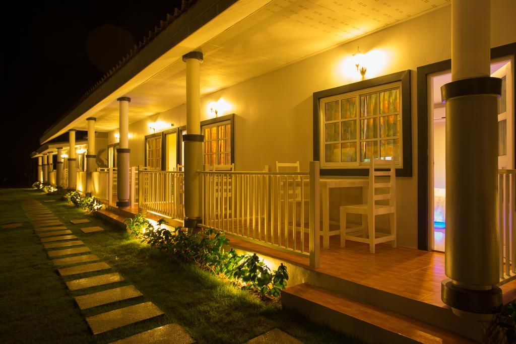Suksompong Resort Khao Lak Exterior foto