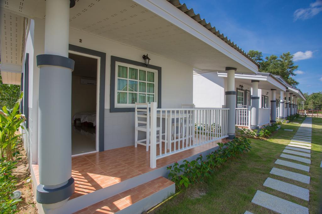 Suksompong Resort Khao Lak Exterior foto